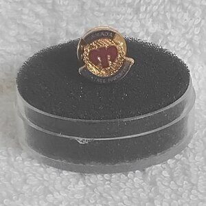 Canada Rowntree Mackintosh Grass & Enamel Pin!!